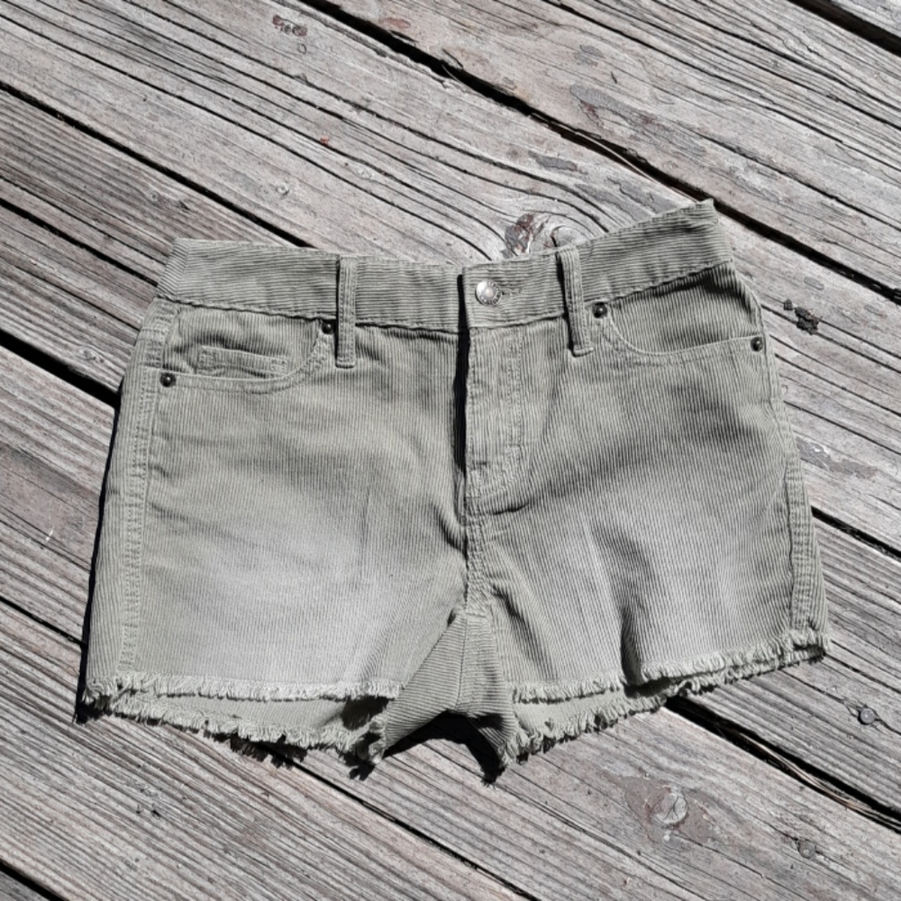 Mossimo highwaisted corduroy shorts